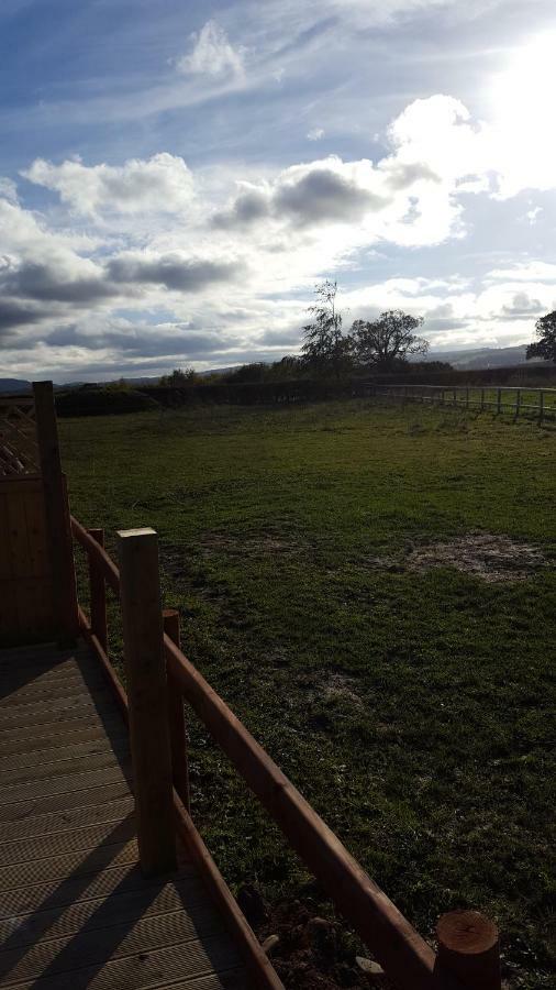 Villa Ruth'S Refresh Country Retreat With Private Hot Tub à Shrewsbury Extérieur photo